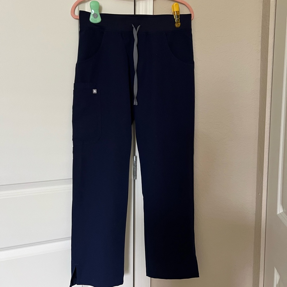 FIGS Kade Cargo Scrub Pants